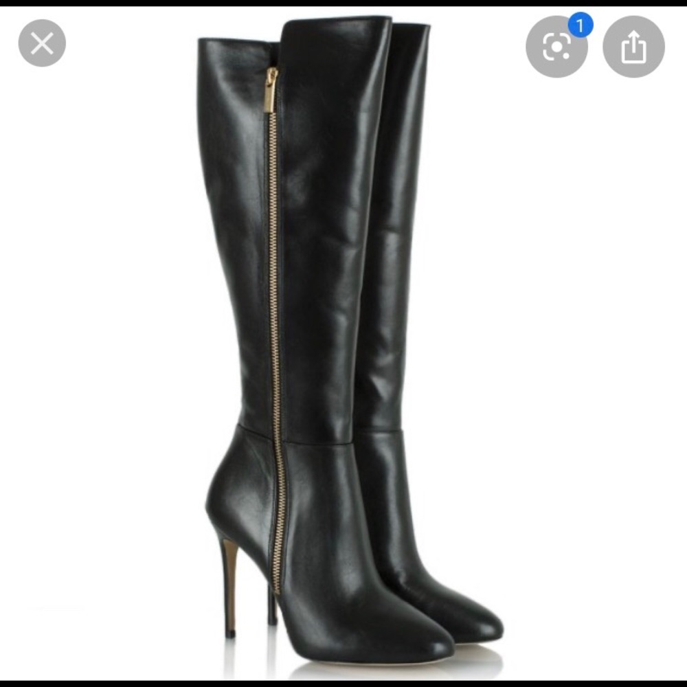 Michael Kors Boots. Size 8.5 but fits like a 8